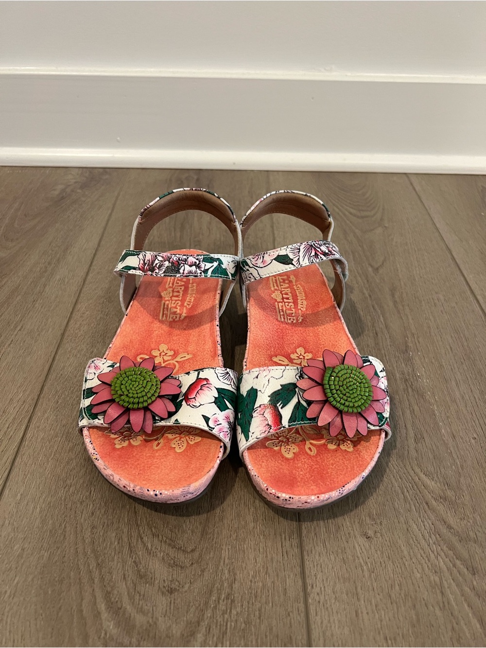 Spring Step L'Artiste White Pink Floral Pillow-Soft Sandals, Size EU 37 / US 6.5
